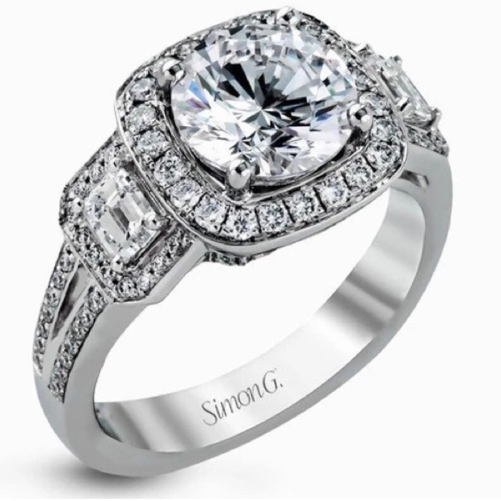 Simon G Halo Engagement Setting in 18k white gold. Great price! Gorgeous! Sz 7
